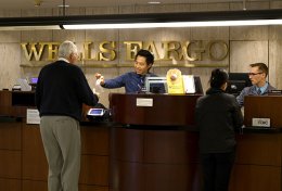 Сотрудники Wells Fargo открывали счета и выпускали кредитки без ведома клиентов. Пострадало до двух миллионов человек